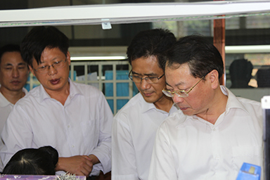 福建省紀(jì)委副書記、監(jiān)察廳廳長(zhǎng)陳善光一行視察虹潤公司